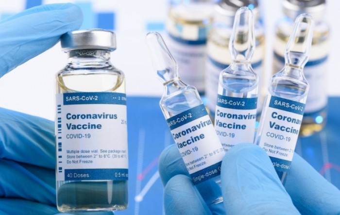 Pfizer i BioNTech počeli testirati cjepivo protiv covida-19 na trudnicama