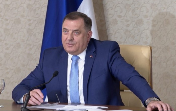 SAD prijete Dodiku novim sankcijama, on kaže da se neće povući