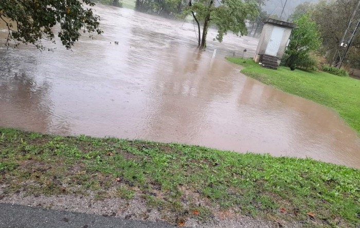 U Ogulinu poplavljeno 20-tak kuća, vodostaj Dobre opada