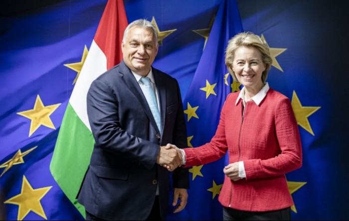 Šok u Bruxellesu: Von der Leyen dala Orbanu najveće mito u povijesti