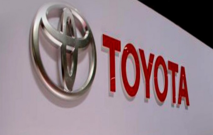 Prepolovljena prodaja Toyote u travnju