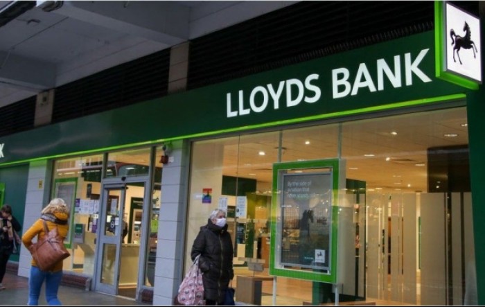 Lloyds: Visoki troškovi smanjili kvartalnu dobit