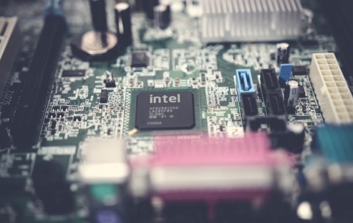 Intel najavio ofenzivu u segmentu čipova