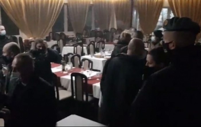Sarajevo: Policija prekinula koronaparty, u restoranu zatekli 238 osoba
