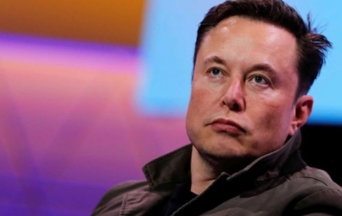 Musk prodao dionice Tesle u vrijednosti od najmanje 3,95 milijardi dolara nakon dogovora s Twitterom