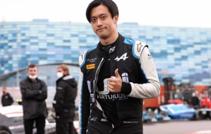 Guanyu Zhou prvi kineski vozač u Formuli 1