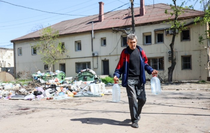 Mariupolj: Leševi zagađuju vodu, prijeti epidemija kolere
