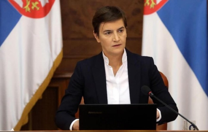 Vlada Srbije privremeno zabranila izvoz evro dizela, ograničene visine cena osnovnih namirnica