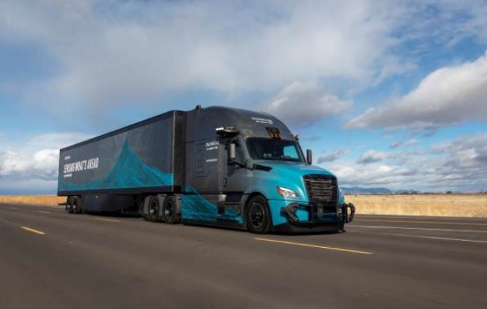 Daimler i Amazon surađivat će na razvoju samovozećih kamiona