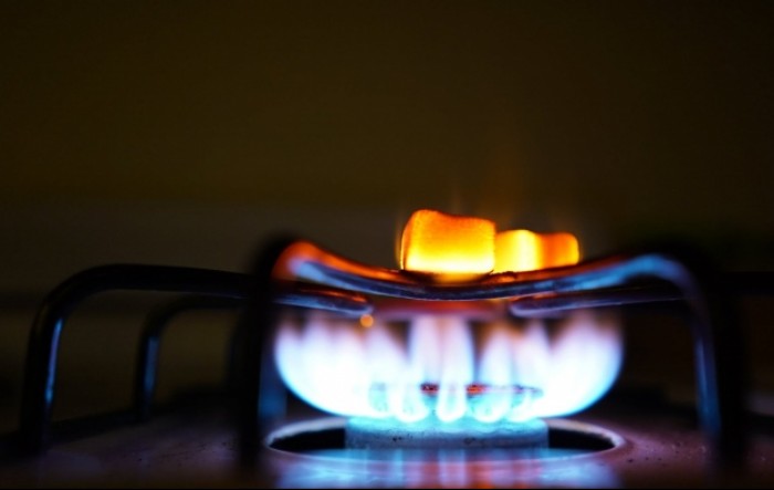 Vlada bi mogla spustiti PDV na plin na 5 posto