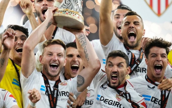 Sedmi trofej Seville, Roma izgubila drugo finale