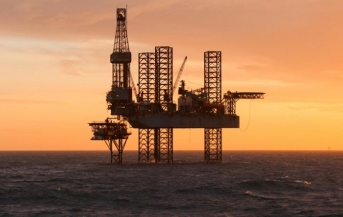 Cijene nafte skliznule s najviših razina u dvije i pol godine