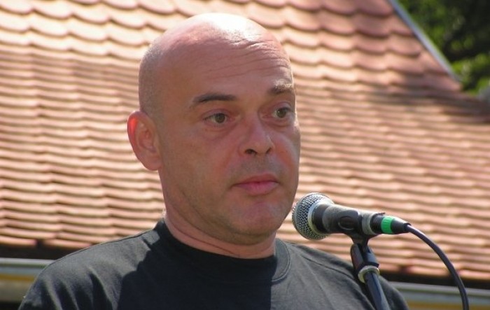 Preminuo poznati hrvatski novinar Robert Valdec