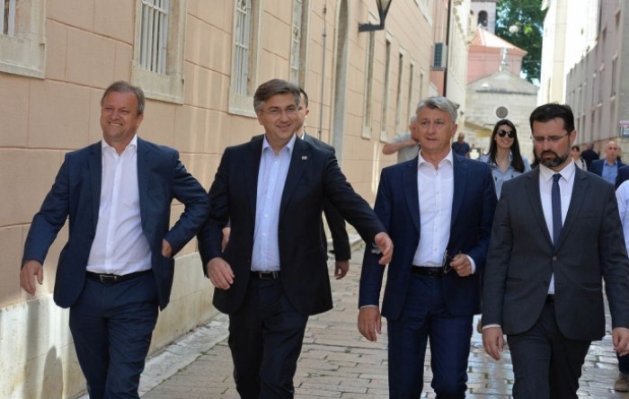 Zadarski župan i gradonačelnik završili u samoizolaciji