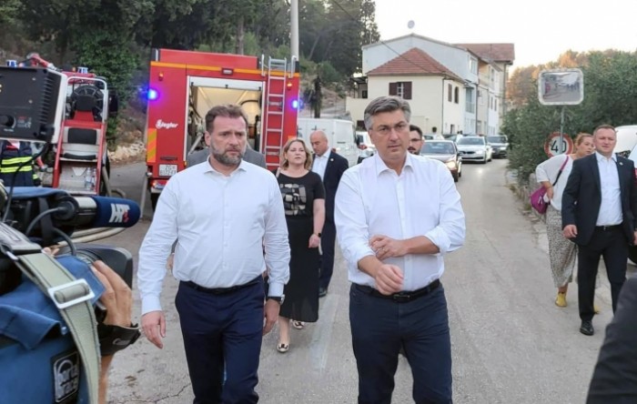 Plenković: Nema stradalih u požaru, sve raspoložive snage su na terenu