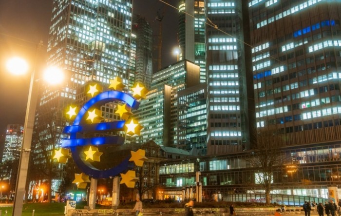 Ekonomija eurozone usporila u travnju, usluge na rubu stagnacije