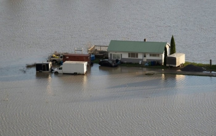 U poplavama u Kanadi poginula jedna osoba, dvije nestale