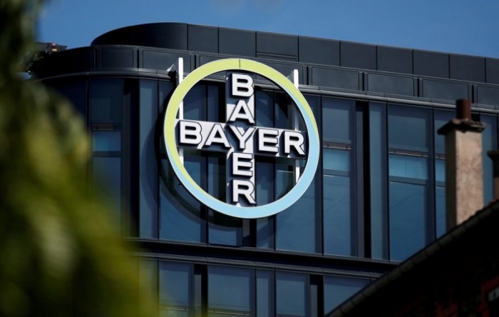 Bayer smanjuje troškove, razmišlja o prodaji dijela poslovanja
