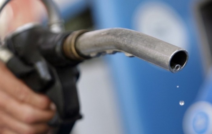 Značajno pale cijene goriva u Hrvatskoj
