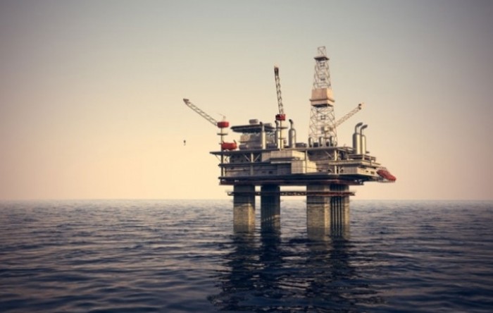 Cijene nafte iznad 82 dolara, trgovci rezerve smatraju kratkoročnim rješenjem