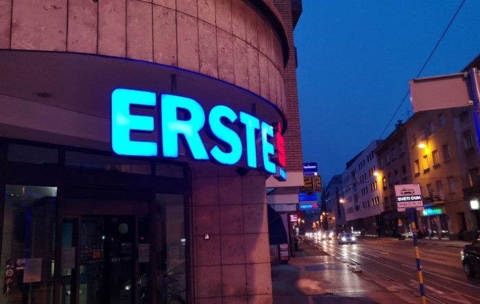 Erste banka privremeno otvara dodatnih dvanaest poslovnica za isplatu mirovina