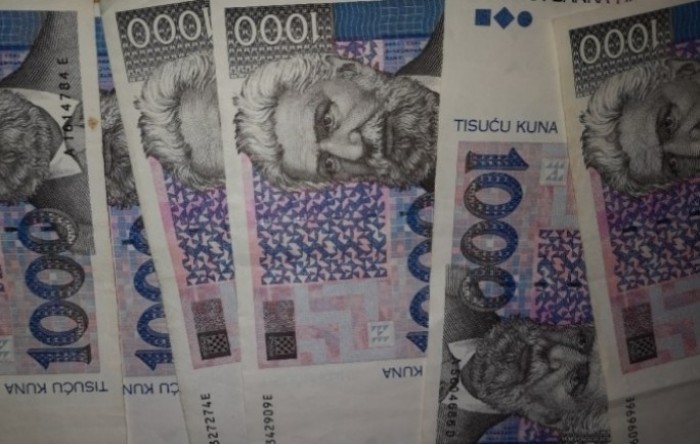 U Hrvatskoj prosječna neto plaća muškaraca je 7.888 kuna, a žena 7.323 kune