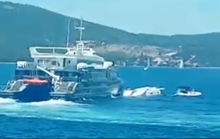 Troje poginulih u sudaru katamarana i jedrilice kod Šolte