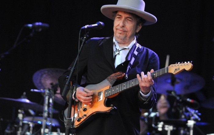 Nakon 48 godina poštom vratio knjižnici album Boba Dylana