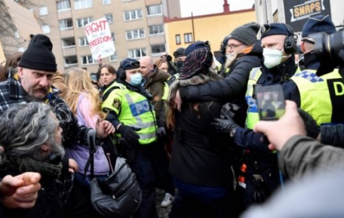 Stockholm: Policija rastjerala prosvjed protivnika korona mjera