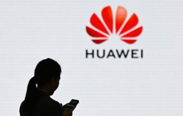 Britanija će do 2025. eliminirati Huawei iz 5G mreže