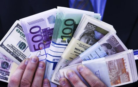 Euro prvi put u tri tjedna iznad 7,4 kune, franak oslabio 0,53%