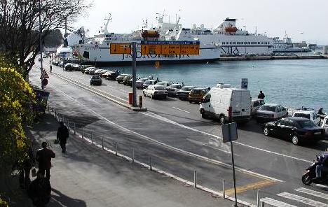 U hrvatskim morskim lukama više brodova i putnika, ali manje tereta