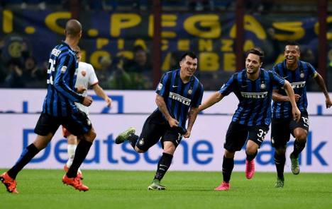 Inter u derbiju pobijedio Romu i zasjeo na vrh