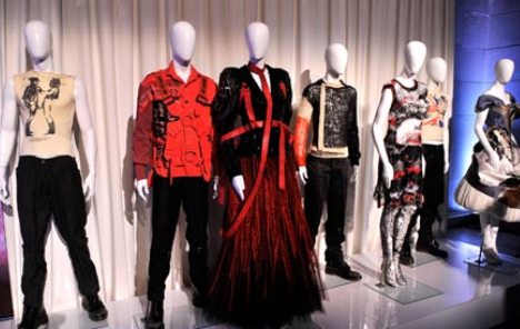 Punk - kaos kao visoka moda u muzeju Metropolitan