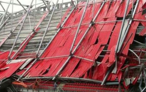 Urušio se stadion Twentea, jedna osoba poginula (VIDEO)